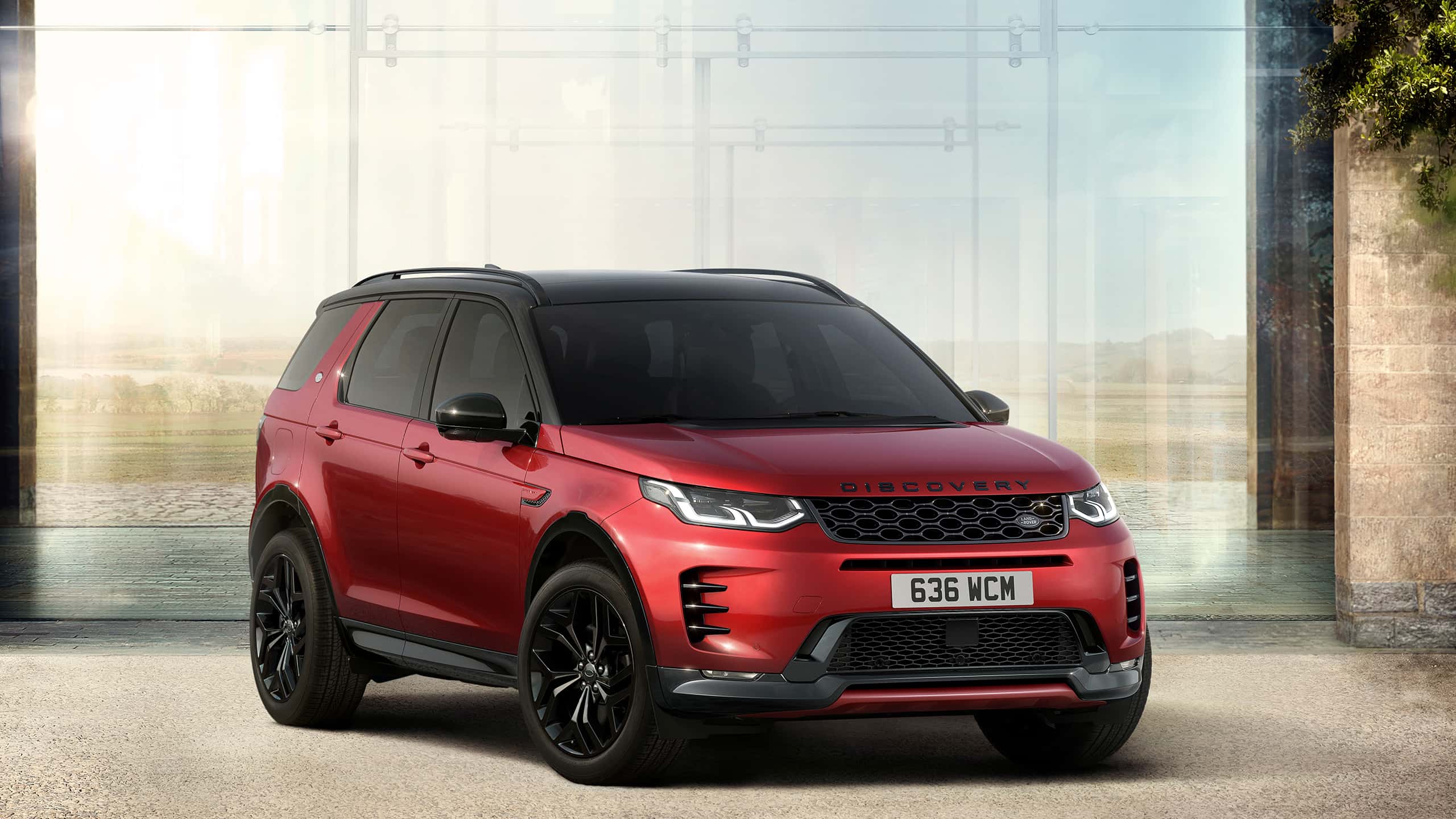 ディスカバリー スポーツ | 多用途性に優れたコンパクトなファミリーSUV