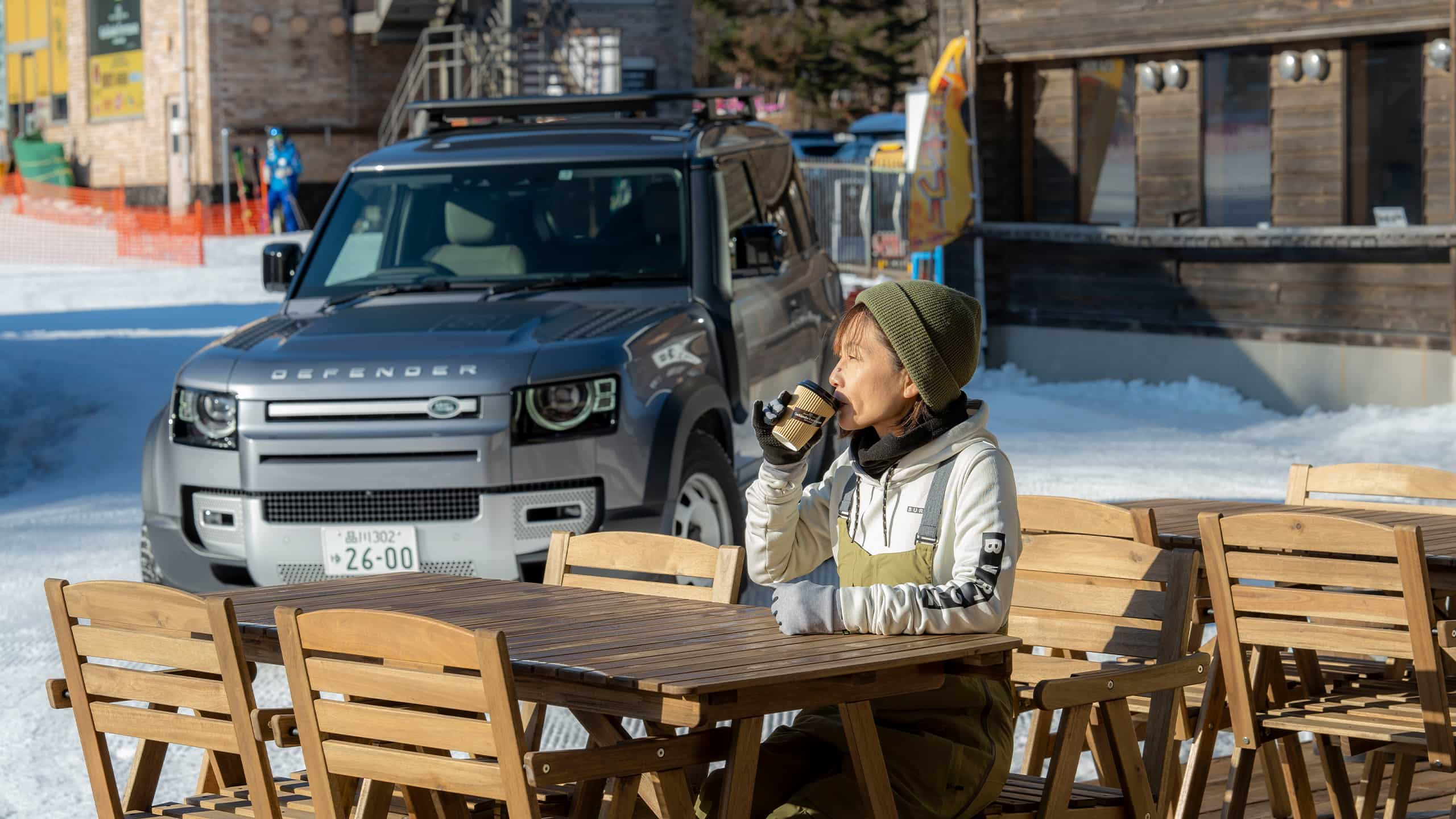 Range Rover Defender out side business look