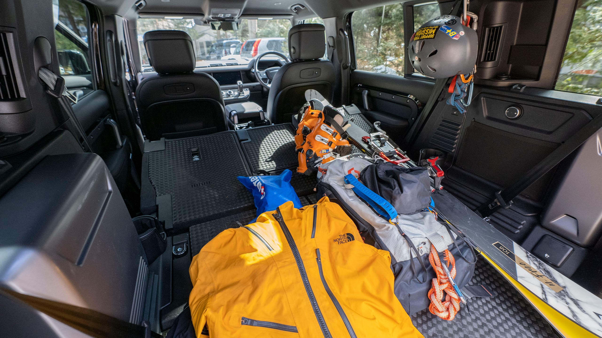 Land Rover Defender Carpathian Bootspace