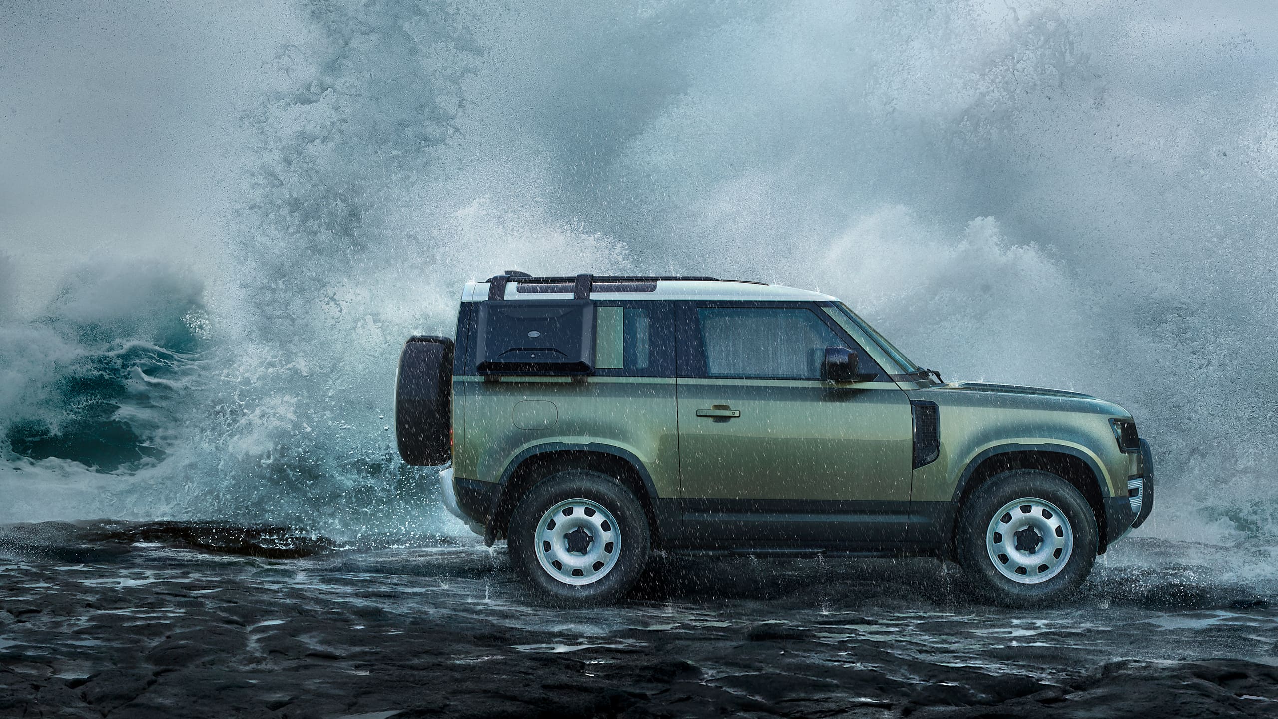 defender 90 on water